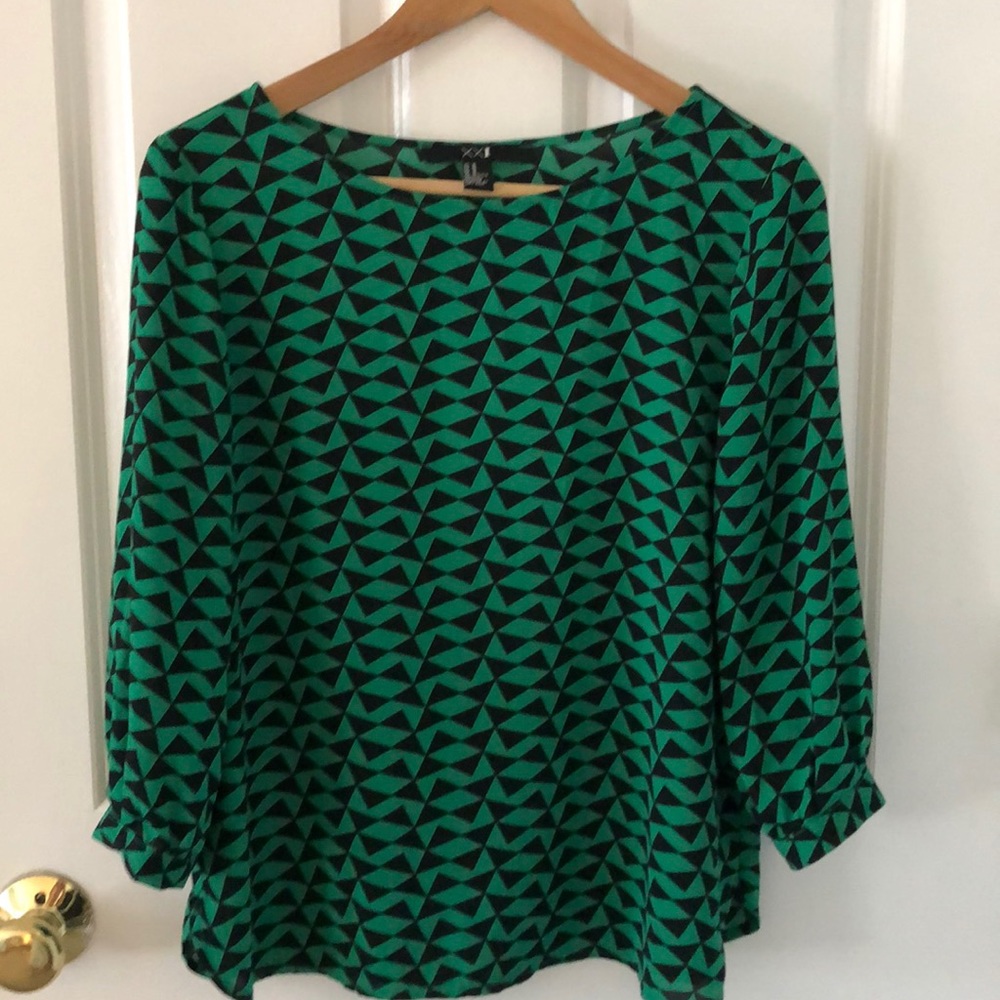 Forever 21 green and black blouse sz M